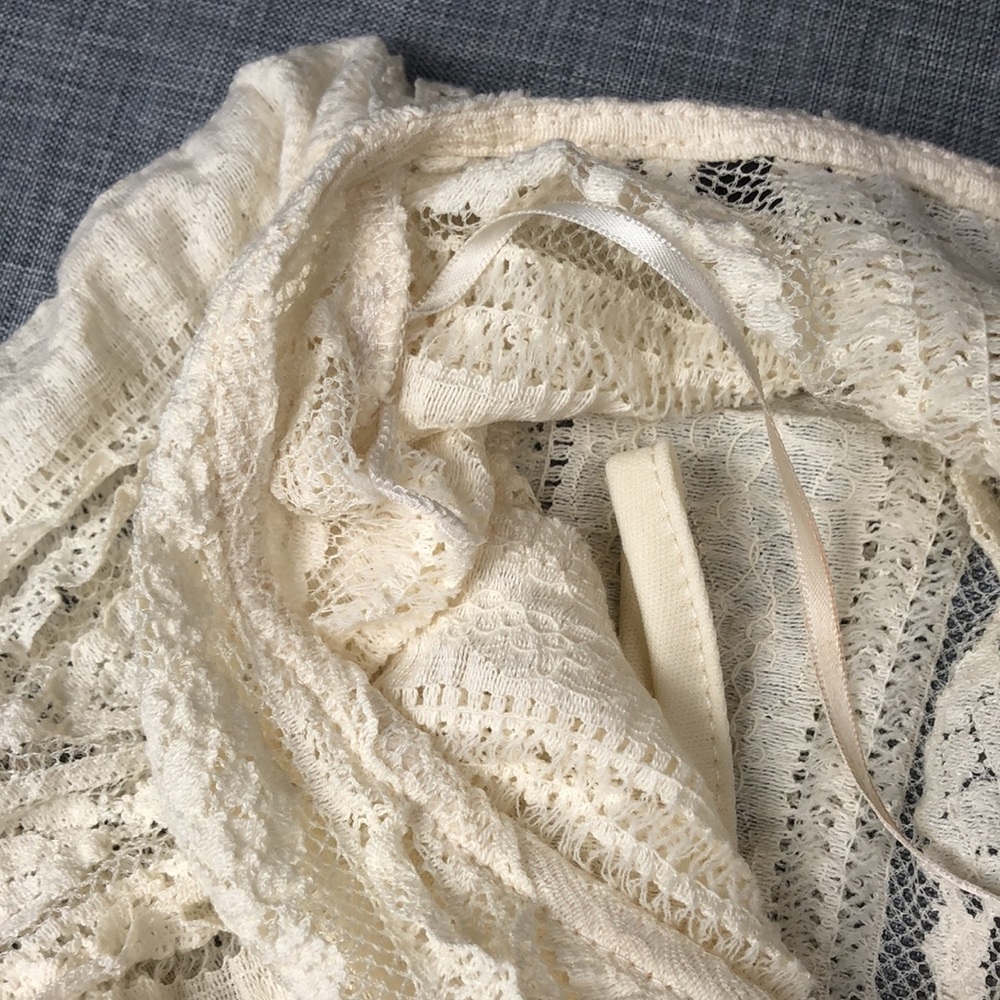 Style & Co Cream Lace Overlay Top Size Small - Picture 6 of 7